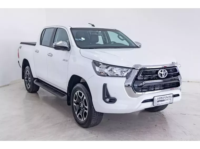 Toyota Hilux Branco 2