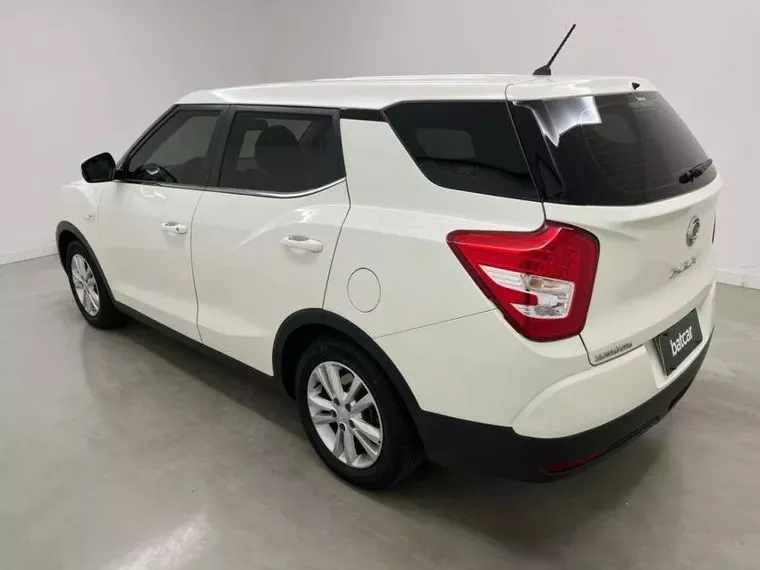 Ssangyong XLV Branco 12