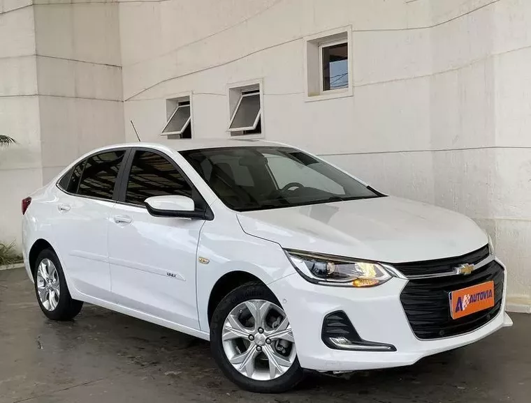 Chevrolet Onix Branco 15