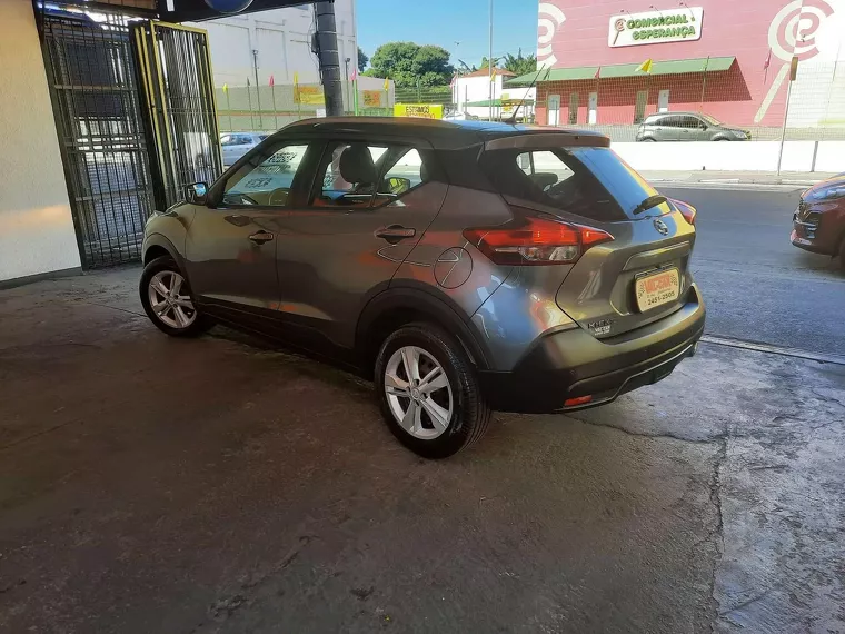 Nissan Kicks Cinza 12