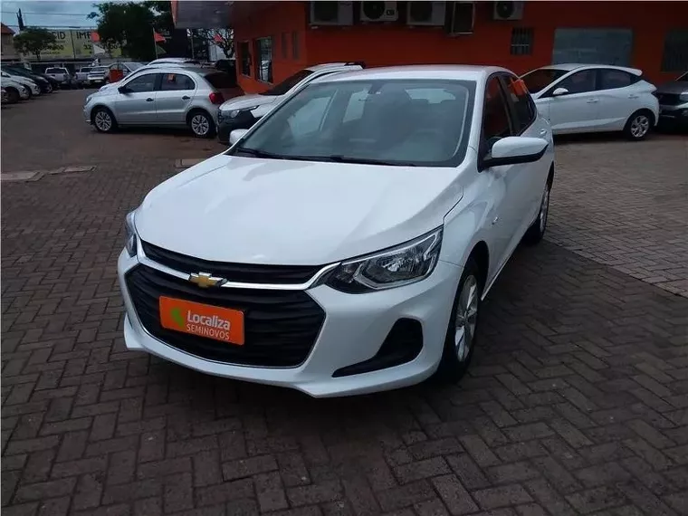 Chevrolet Onix Branco 5