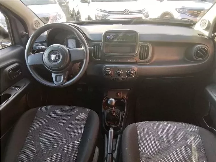 Fiat Mobi Prata 6