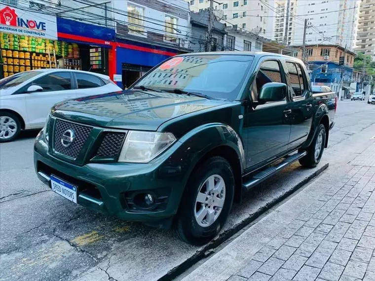 Nissan Frontier Verde 11