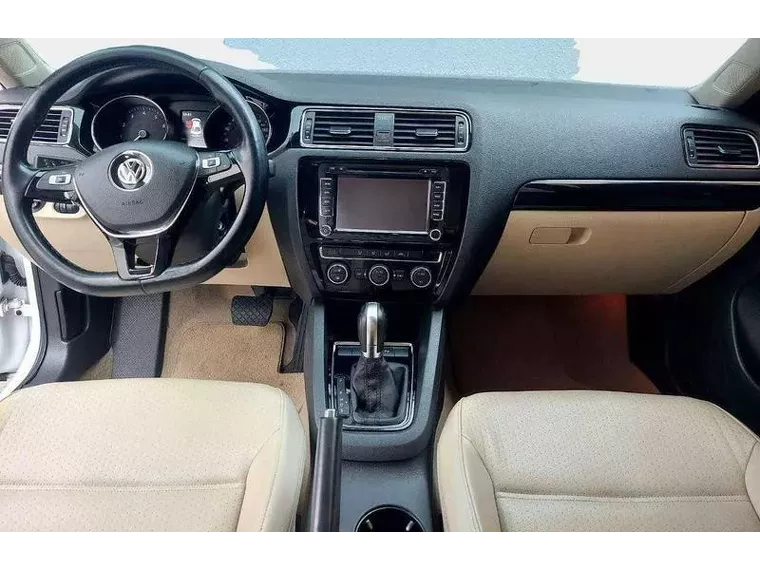 Volkswagen Jetta Branco 11