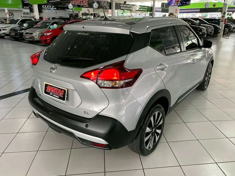 Nissan Kicks Prata 1