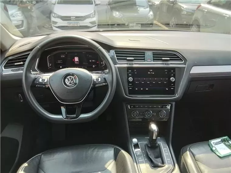 Volkswagen Tiguan Prata 6