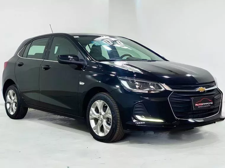 Chevrolet Onix Preto 7