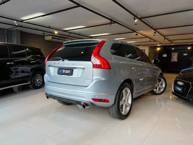 Volvo XC60 Prata 8