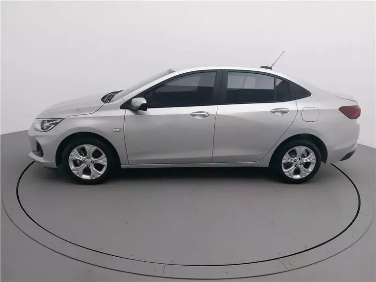 Chevrolet Onix Prata 13