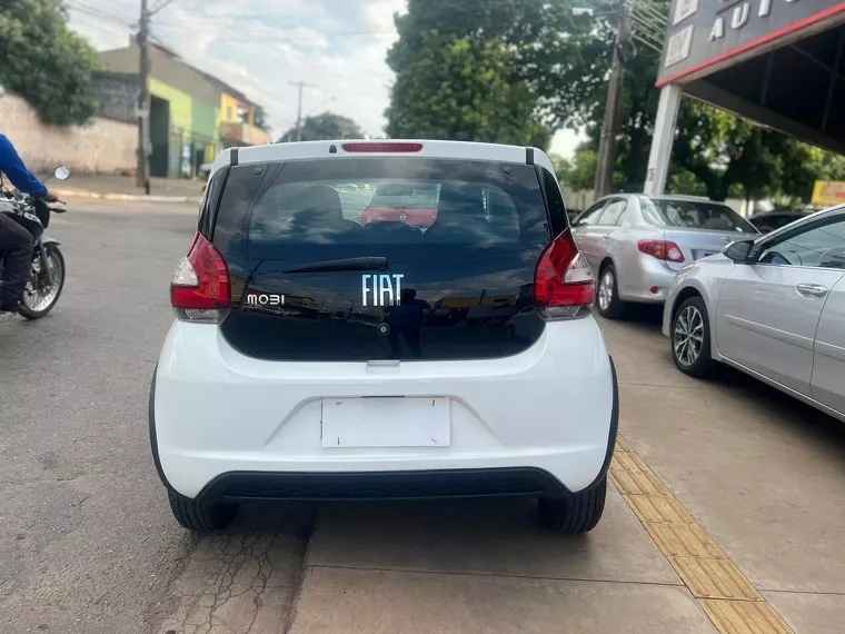 Fiat Mobi Branco 7