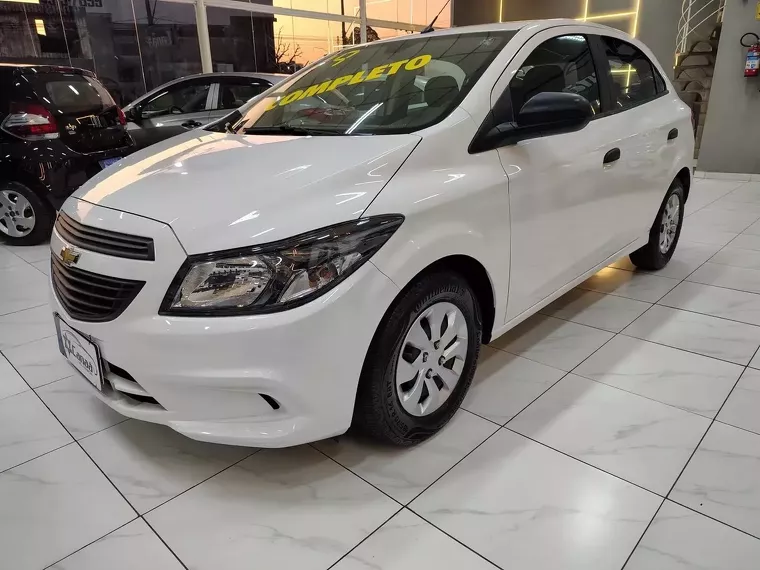 Chevrolet Onix Branco 4