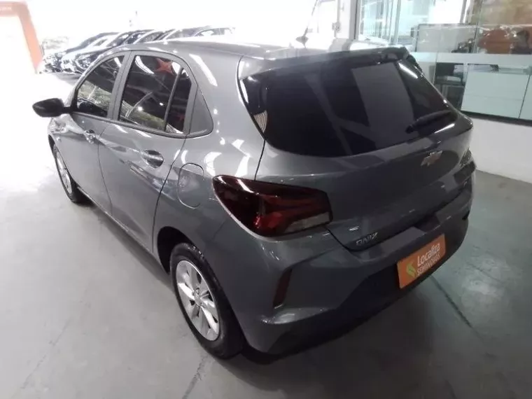 Chevrolet Onix Cinza 7