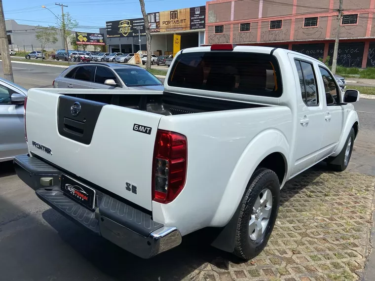 Nissan Frontier Branco 8