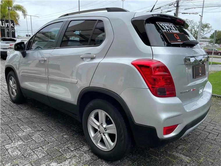 Chevrolet Tracker Prata 13