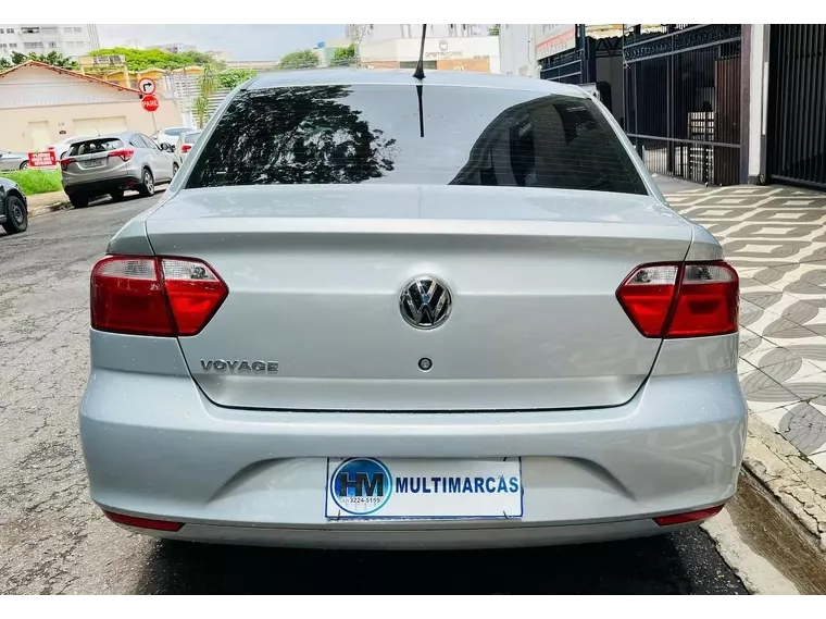 Volkswagen Voyage Prata 9