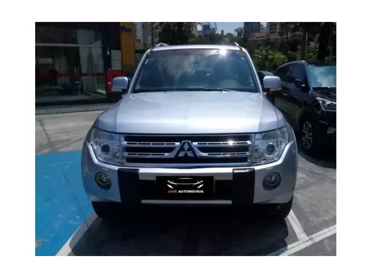 Mitsubishi Pajero Full Prata 4