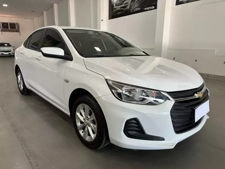 Chevrolet Onix Branco 3