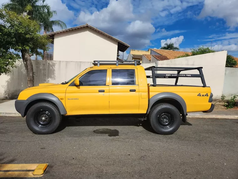 Mitsubishi L200 Savana Amarelo 6