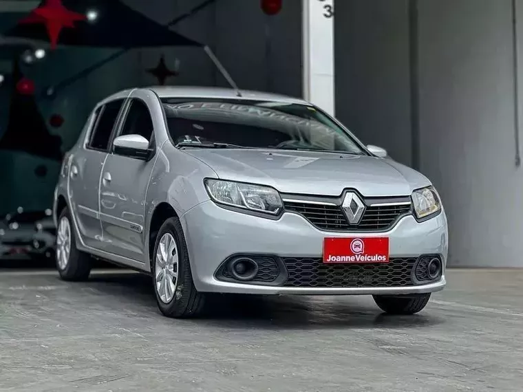 Renault Sandero Prata 1