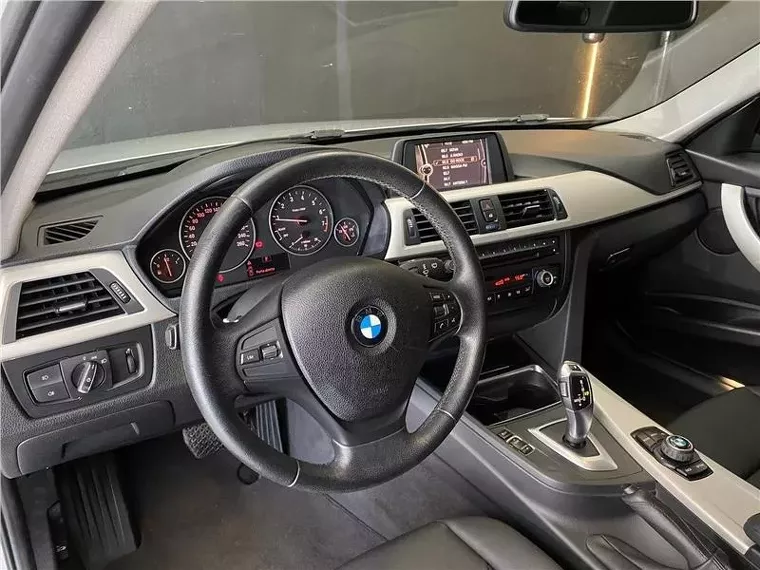 BMW 320i Prata 15