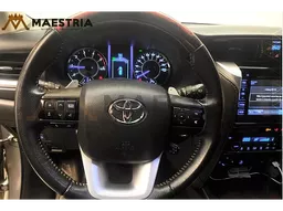 Toyota Hilux SW4