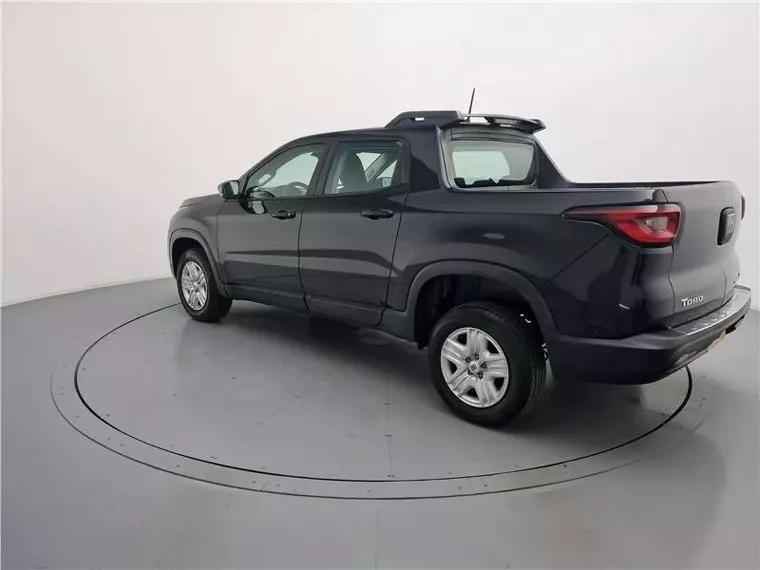 Fiat Toro Preto 6