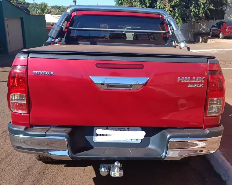 Toyota Hilux Vermelho 11