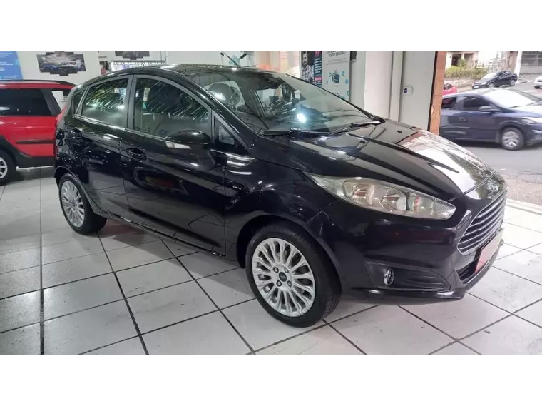 Ford Fiesta Preto 10