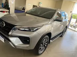 Toyota Hilux SW4