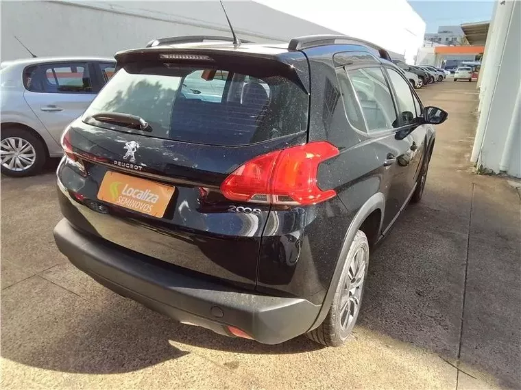 Peugeot 2008 Preto 10