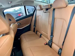 BMW 320i