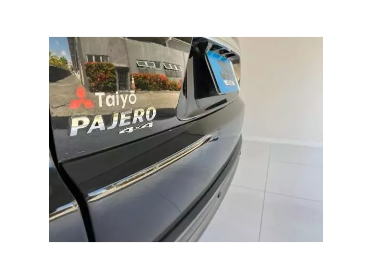 Mitsubishi Pajero Preto 6