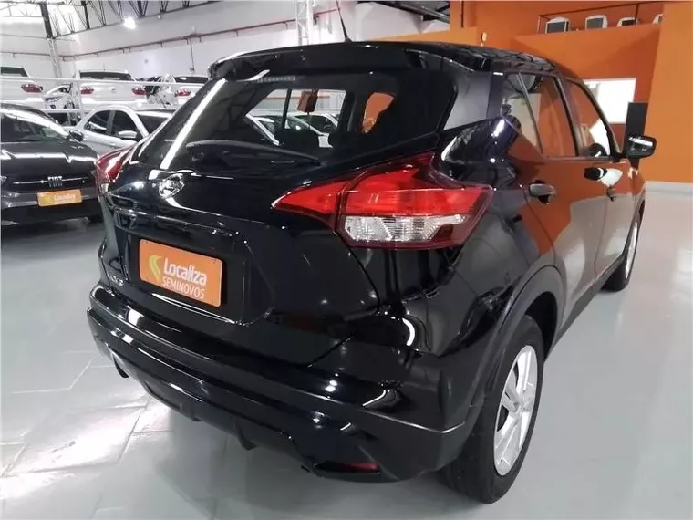 Nissan Kicks Preto 12