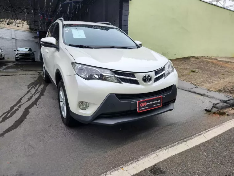 Toyota RAV4 Branco 1