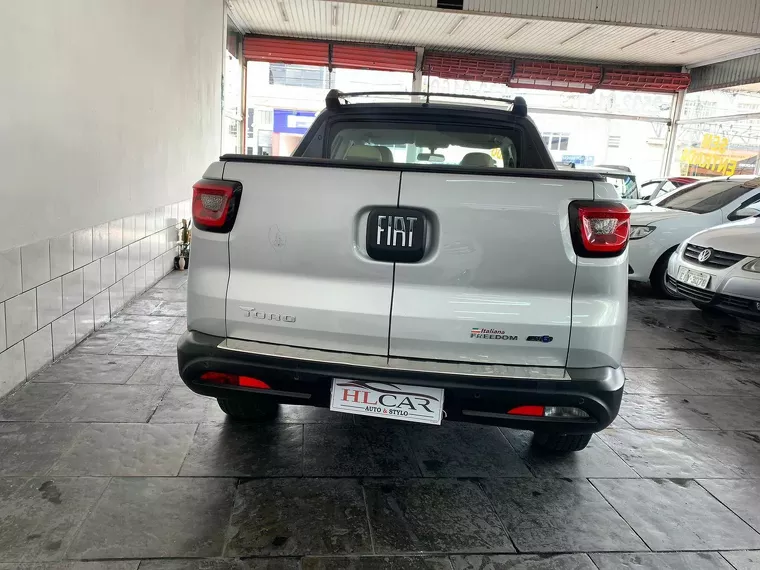 Fiat Toro Prata 11