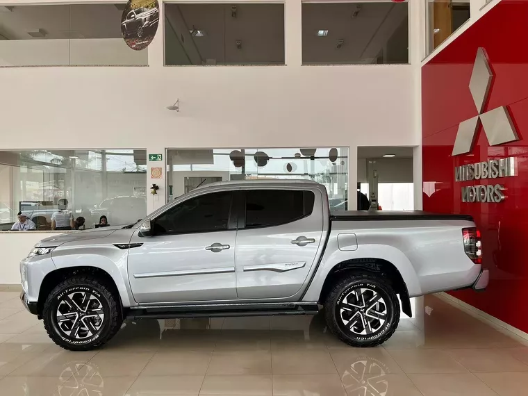 Mitsubishi L200 Triton Prata 2