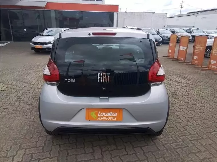 Fiat Mobi Prata 9