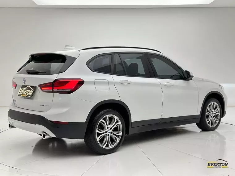 BMW X1 Branco 4