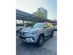 Toyota Hilux SW4