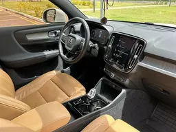 Volvo XC40