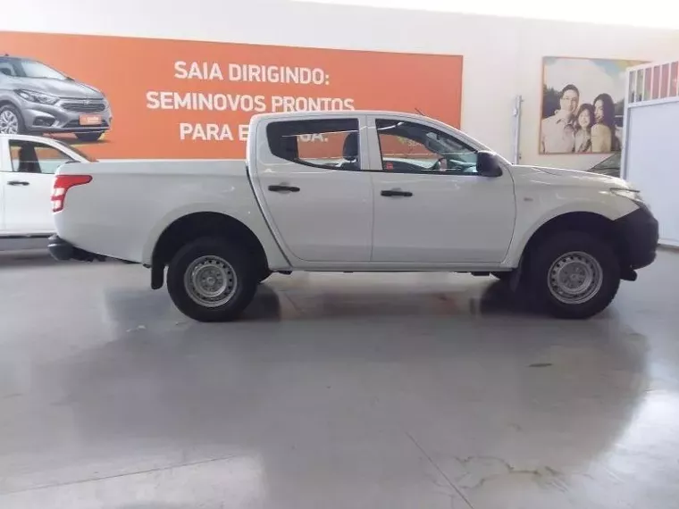 Mitsubishi L200 Triton Branco 10