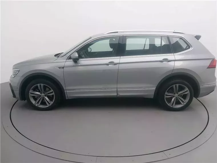 Volkswagen Tiguan Prata 18