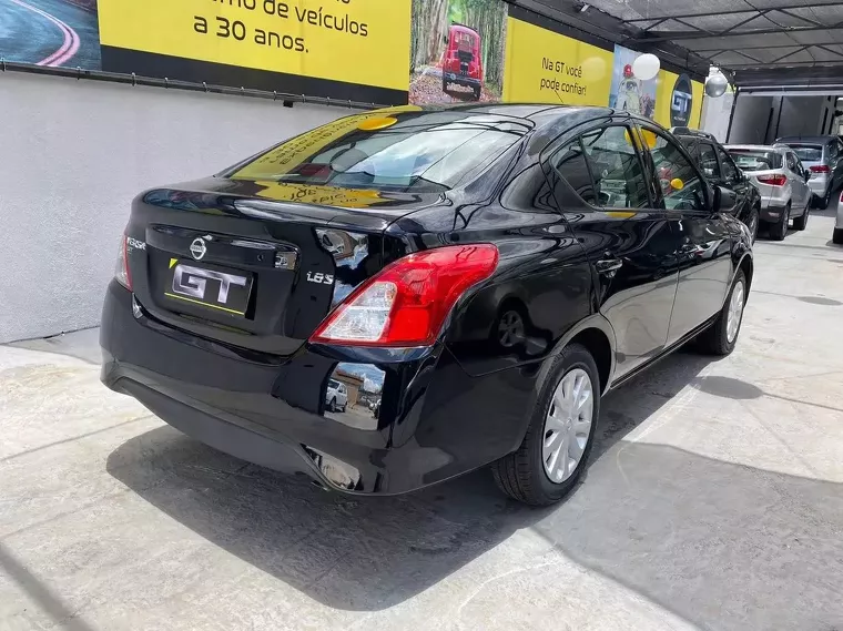 Nissan Versa Preto 1