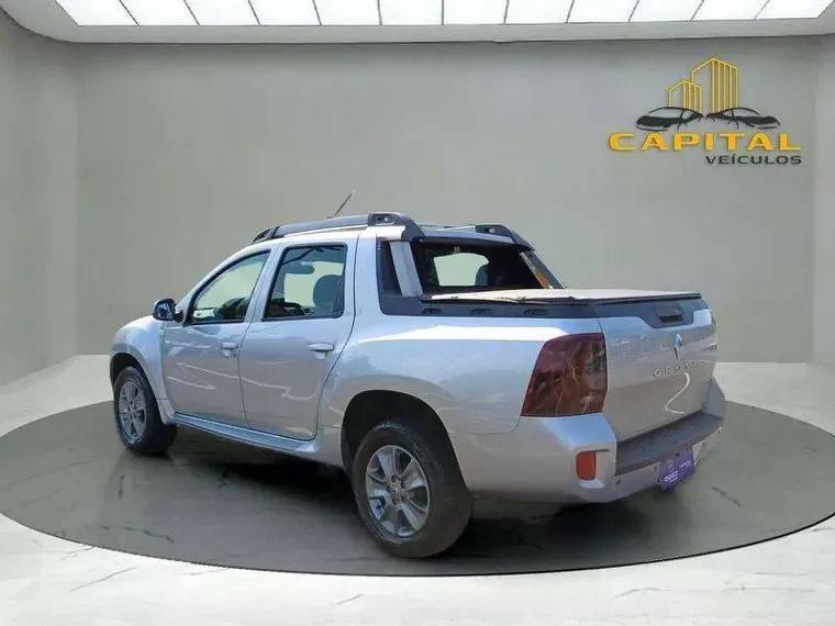 Renault Duster Oroch Prata 7