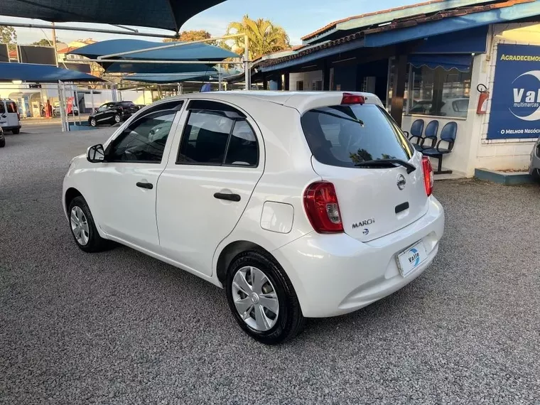 Nissan March Branco 16