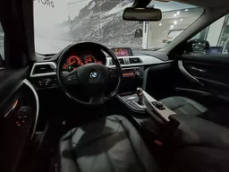BMW 320i