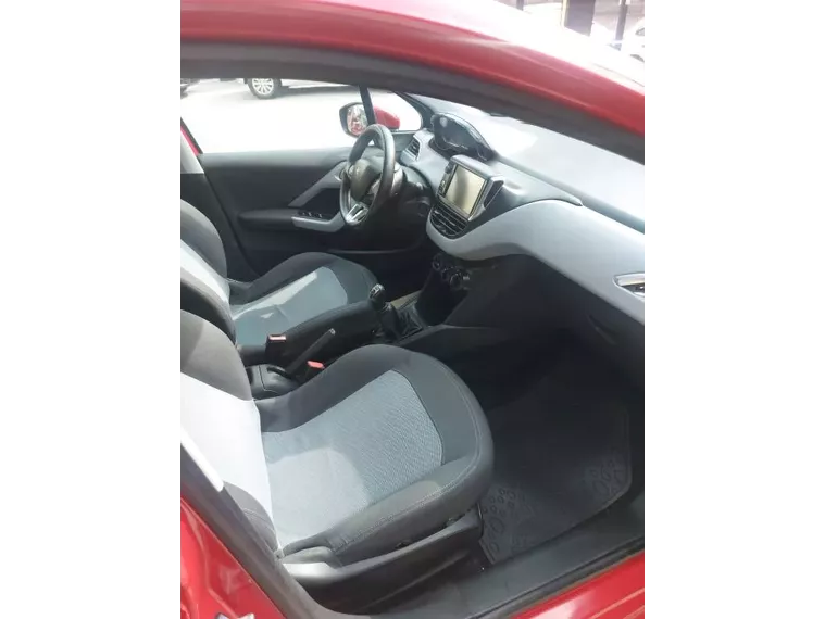 Peugeot 208 Vermelho 7