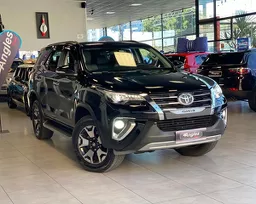 Toyota Hilux SW4