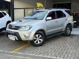 Toyota Hilux SW4