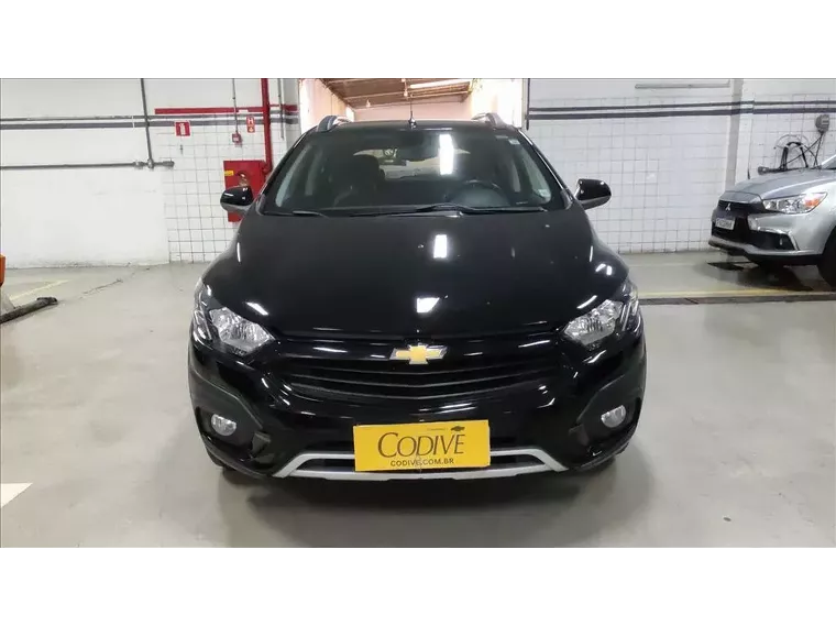 Chevrolet Onix Preto 5